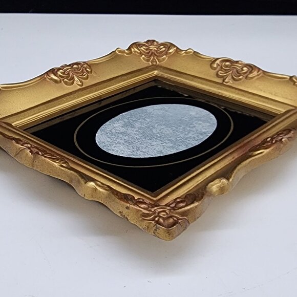Vintage Ornate Plastic Picture Frame With Oval Reverse Painted Glass USA 3.5x4.5 - Picture 10 of 12